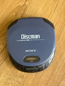 Reproductor de CD portátil Sony Discman D-151 probado funciona - algunos arañazos - Imagen 1 de 13