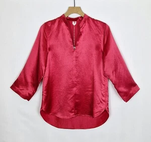 ARKET ROT SATIN RELAXED FIT DIP SAUM BLUSE SHIRT TOP GRÖßE UK 8 - Bild 1 von 13