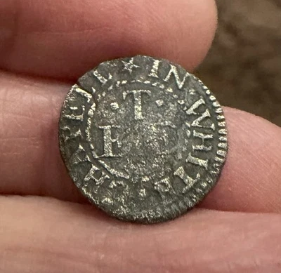 17TH CENTURY TOKEN. LONDON, WHITECHAPEL. THE QUEENS ARMS. COPPER FARTHING. - Image 1 of 2