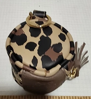 Soporte para chupete Itzy Ritzy con clip y borla estampado de lepoard Foto 1 de 4