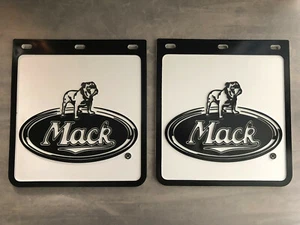 Nuevo Camión Mack Genuino Logotipo Negro 4x4 Remolque BnS Ute Ludflaps 9 x 10 Set - Imagen 1 de 1