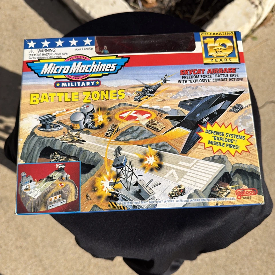 Vintage Galoob Micro Máquinas Zonas de Batalha Militar Skycat Base Aérea Playset Novo - Imagem 1 de 4