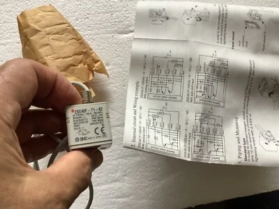 SMC ZSE40F-T1-62 PRESSURE SWITCH  BRAND NEW IN THE BOX - Image 1 of 4