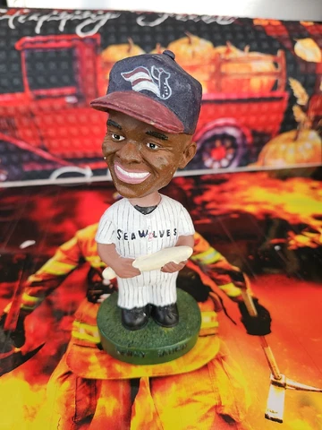 VINTAGE SEAWOLVES KENNY BAUCH BOBBLEHEAD TIGERS 🐅 *RARE HARD TO FIND* #15 Cover