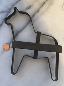 Tagliabiscotti vintage grande antico metallo primitivo stile svedese Dala cavallo WOW - Foto 1 di 3