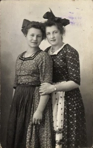 Foto Ak Zwei Frauen, Portrait - 4938765 - Picture 1 of 2