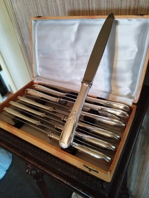 12 Couteaux de Table Décor Feuillages/Coquilles en Métal Argenté - Photo 1/4