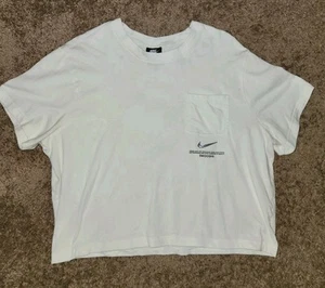 Nike Women’s Swoosh Short Sleeve Shirt Size XXL Crop Top White Pocket Tee - Picture 1 of 24