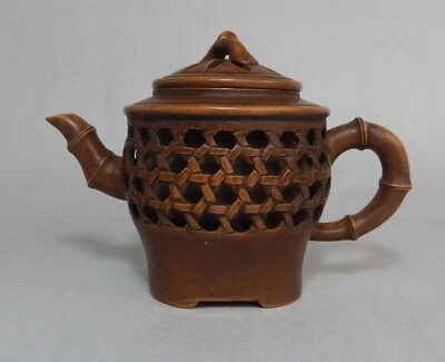 Tetera Qing Yixing Luo Kaiping 罗开萍黄金朱泥楼空壶 Foto 1 de 4