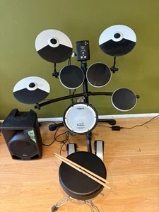 Roland TD-1K Electronic Drum Kit with Alto TX10 Amp and a stool - Picture 1 of 7