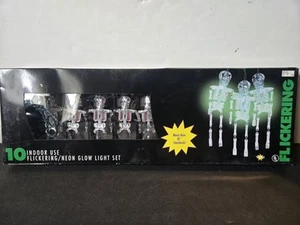 Vintage 1996 flackernde/neon leuchtende Skelett Lichter Innen Außen 10er Schnur - Bild 1 von 4