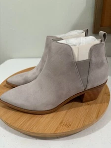 Trish Lucia Boots Women 8 Gray Chelsea Ankle Pointed Toe Chunky Heel Slip On Ner - Picture 1 of 9