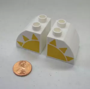 LEGO Duplo 2 CURVED SUNSHINE 2x2 BLOCKS for Decoration YELLOW SUN - Picture 1 of 3