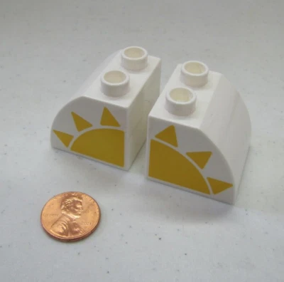 Lego Duplo 2 Curved Sunshine 2X2 Blocks For Decoration Yellow Sun - Image 1 of 3