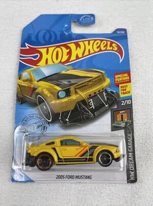 Hot Wheels 2005 Ford Mustang - Picture 1 of 1
