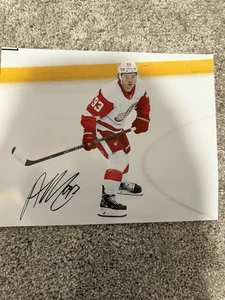 Alex Debrincat signiertes 8x10 Foto mit Echtheitszertifikat Wings A - Bild 1 von 1