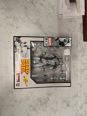 MAFEX Deadpool X-FORCE Ver. No.172 - Image 1 of 4