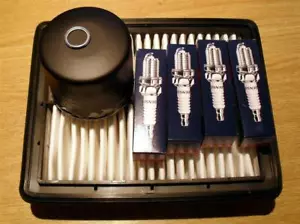 Service kit Oil Air filter spark plugs for Mitsubishi Pajero Jr 1.1 Junior 1100 - Picture 1 of 4