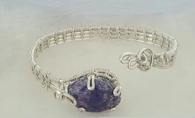 Pulsera de plata Charoite púrpura envuelta en alambre artesanal Foto 1 de 3