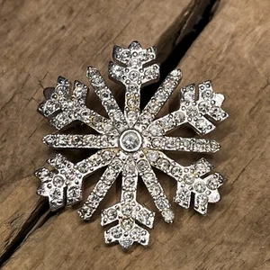 Vintage Signed Monet Silver Toned Rhinestone Snowflake Brooch Fashion Jewelry - Picture 1 of 6