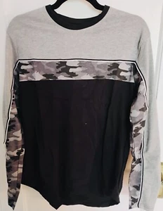 Black & Grey Camouflage Camo Long Sleeve T-shirt NEW Size XXS - Picture 1 of 4