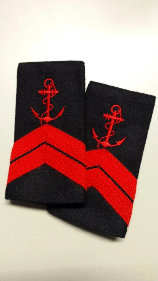 PAIRE DE FOURREAUX D'EPAULES QUARTIER-MAITRE DE 2° CLASSE MARINE NATIONALE GRADE