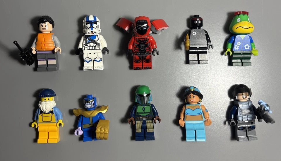 LEGO Mixed Minifigure Lot of 10 - Image 1 of 1