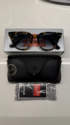 Ray Ban Meteor Amarillo Hawana Claro Gradiente Azul ORB2168 Foto 1 de 3