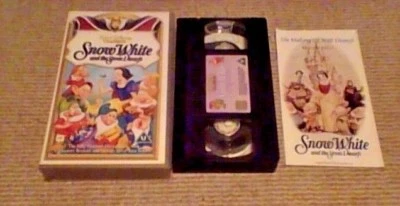 Snow White And The Seven Dwarfs WALT DISNEY CLASSIC UK PAL VHS VIDEO Remastered - Image 1 of 4