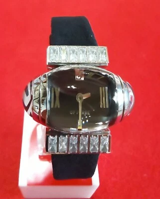 gf ferrè watch swiss only time luxury swarovski case egg Foto 1 de 4