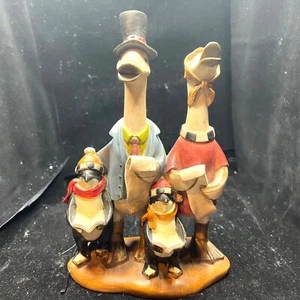 Christmas Penguin Carolers Father, Mother and children Resin Figurine - Picture 1 of 8