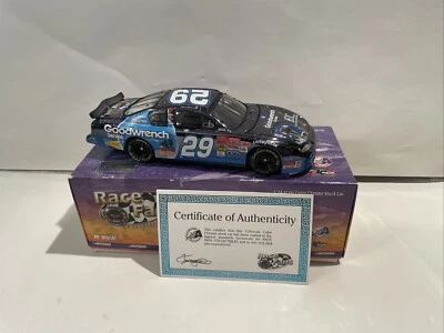 Kevin Harvick #29 GM Goodwrench Service ET Action Race Fans, Chrome 2002 - Image 1 of 4