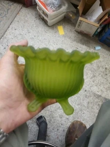 Vintage Fenton Rose Bowl Art Glass Ruffled Top 3 Footed Green Frosted Glass 5”W - Picture 1 of 3