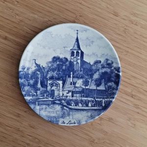 Delft blue and white pottery plates 1 pair, 2 of the four seasons - Picture 1 of 4