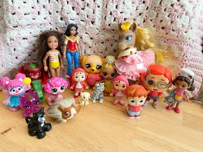 Gran Lote Mixto de 18 Juguetes, Muñeca LOL Moderna, Casa de Muñecas Gabby’s, Funko Pop, Leer* Foto 1 de 4