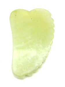 Gua Sha mit Zähnchen Serpentin grün 8,5 x 5 cm - Bild 1 von 1