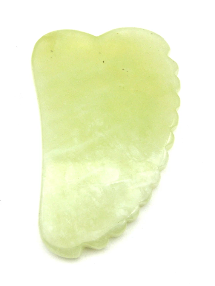 Gua Sha mit Zähnchen Serpentin grün 8,5 x 5 cm - Bild 1 von 1