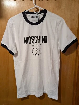 CAMISETA MOSCHINO MILANO SMILEY HECHA EN PORTUGAL NUEVA HOMBRE BLANCA TALLA 36 EE. UU. Foto 1 de 4