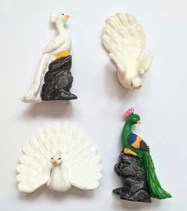 Glitzernde Mini Kunststoff Pfau Vogel Display Figur Menge 4 (1,75" -2,75") - Bild 1 von 6