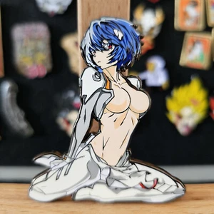 Figura Anime Ayanami Rei 2.5" Alta Calidad Esmalte Duro Metal Pin Insignia Regalos - Imagen 1 de 1