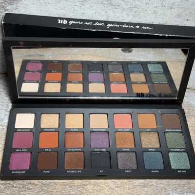 Urban Decay Born To Run Eyeshadow Palette 21 x 0.80g/0.02oz Brand New - Image 1 of 4