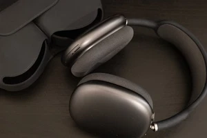 Écouteurs Apple (MGYH3AM/A) AirPods Pro Max - Gris sidéral - Photo 1 sur 4