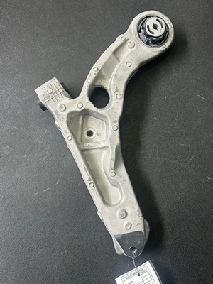 Нижний рычаг управления для Jeep Cherokee 2014–2018 годов выпуска справа — подлинный Mopar [68210238AG] от оригинального производителя - Изображение 1 из 2