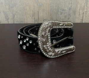 Echt Schwarz Leder Nieten Gürtel mit Ponyhaar Größe S - Bild 1 von 4