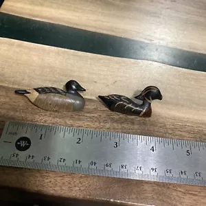 Vintage Wooden Duck Decoy Hand Carved Hand Painted Hat Lapel Pin Folk Art - Picture 1 of 4