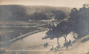 AK FX: RPPC Konstantinopel, Freitagspromenade, B&W Foto, Türkei - Bild 1 von 2