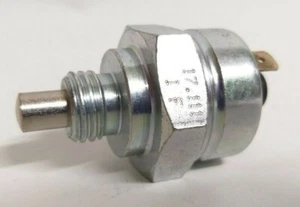 INTERRUTTORE PEDALE FRIZIONE COMANDO CONSENSO AVVIAMENTO TRATTORE N.A. 17.1111 - Picture 1 of 5