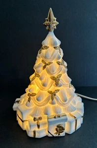 Eleganter Vintage 1998 weiß elfenbein beleuchteter Weihnachtsbaum Goldrand Engel Geschenke - Bild 1 von 9