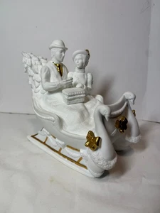 VTG 1993 LENOX BONE CHINA VICTORIAN "OH TANNENBAUM " MUSIC BOX NICE - Picture 1 of 6