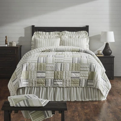 Finders Keepers California/Luxury King Quilt 124Wx115L VHC Brands - Image 1 of 4